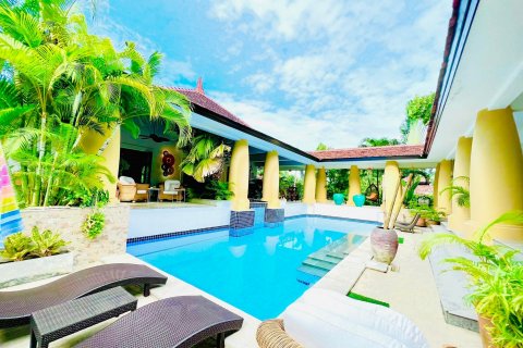 Villa in Hua Hin, Thailand 5 bedrooms № 46912 - photo 9