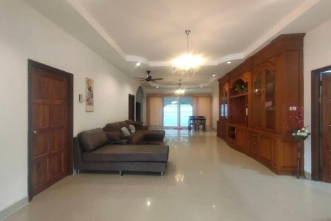 House in Bang Lamung, Thailand 3 bedrooms № 46550 - photo 4